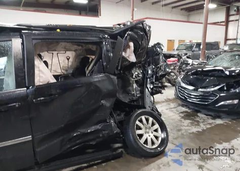 2015 Chrysler Town & Country Touring from USA, damaged, VIN 2C4RC1BGXFR522079